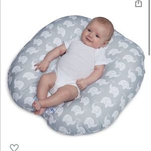 Boppy Original Newborn Lounger, Elephant Love Gray